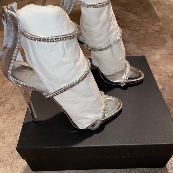 Giuseppe Zanotti Harmony crystal heels - Picture 3 of 5